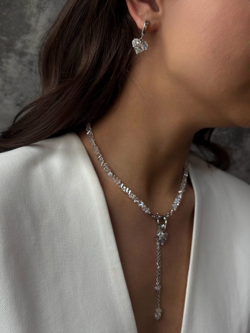 Кольє з відбірного прозорого кришталю з акцентною застібкою та кулоном